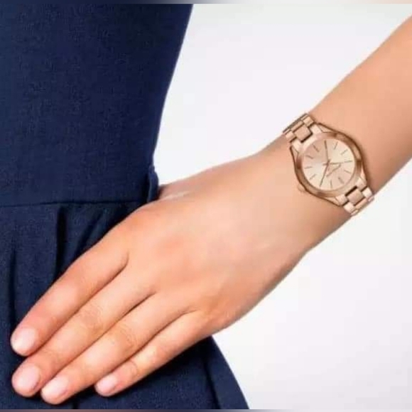 ***NEW*** Michael Kors Slim Runway Women's Watch, Stainless Steel Bracelet Watch - Picture 6 of 6